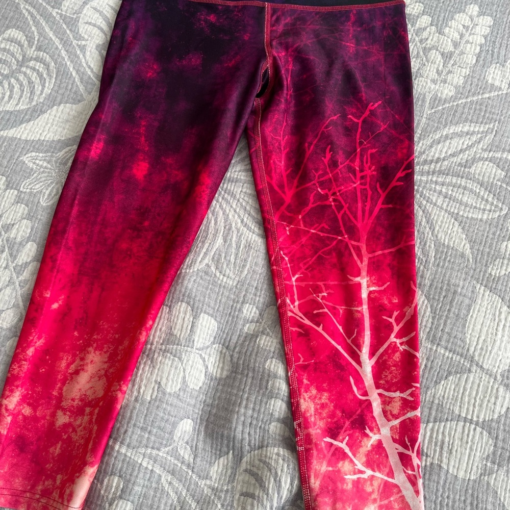 Womens Gradient Pink and Black yoga pants